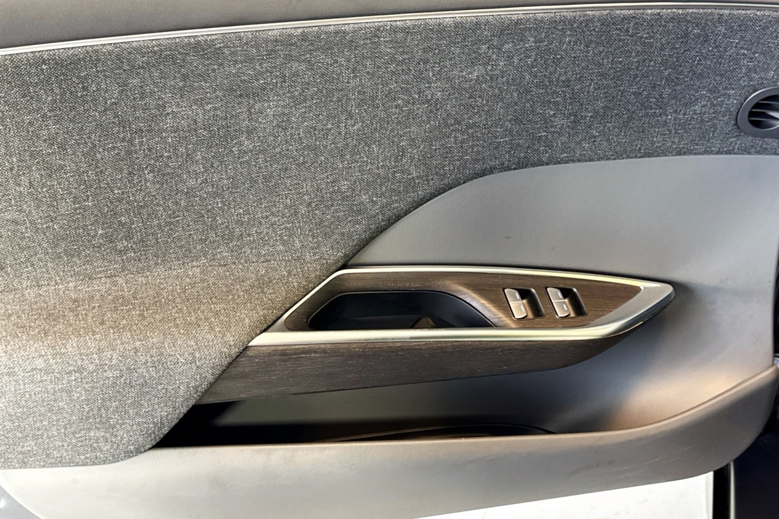 Used 2024 Quantum Grey Metallic Lucid Touring image 18