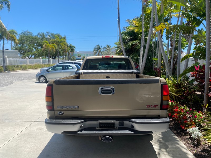 2005 GMC Sierra 1500 LOW MILES 83837 AC NO ACCIDENTS in ,