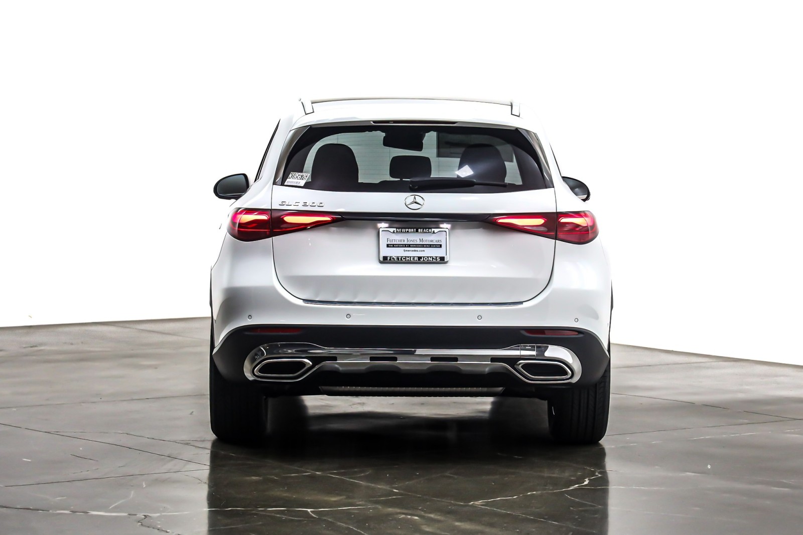 New 2026 Polar White Mercedes-Benz GLC 300 image 3