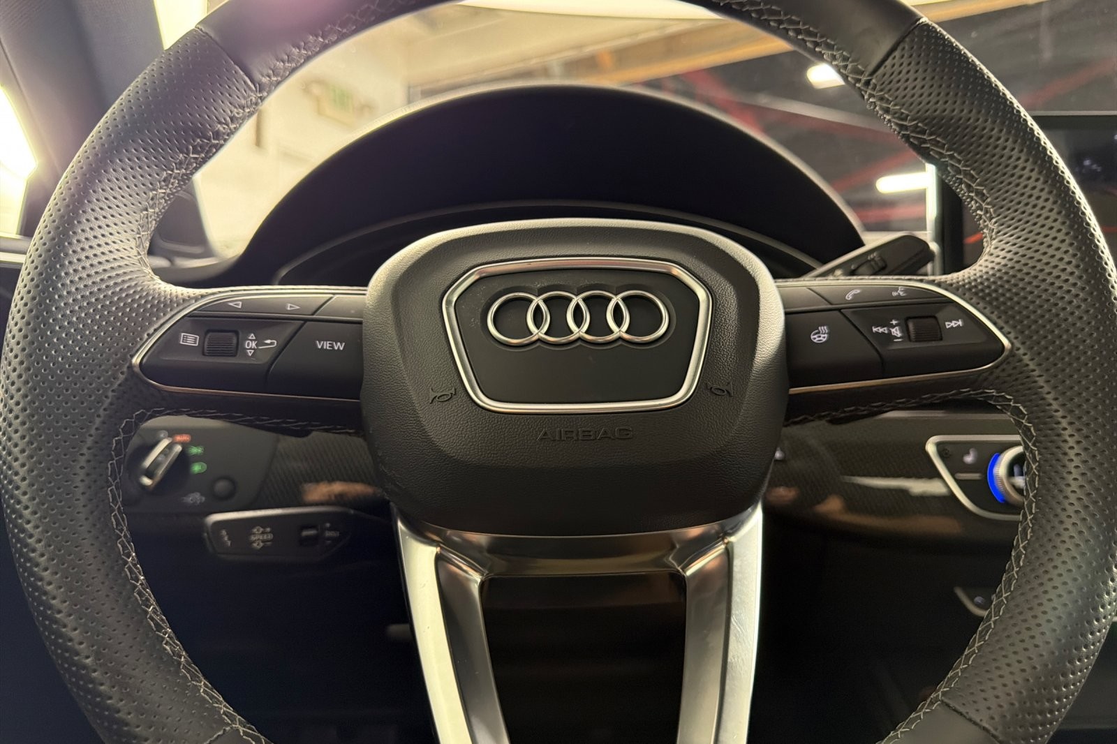 Used 2023 Daytona Gray Pearl Effect Audi Premium Plus 3.0 TFSI quattro image 22