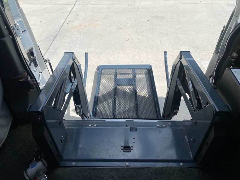 2013 GMC SAVANA HI TOP CONVERSION HANDICAP LIFT LOW MILES 24,857 in , 