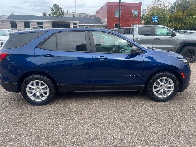 2022 Chevrolet Equinox LS 5