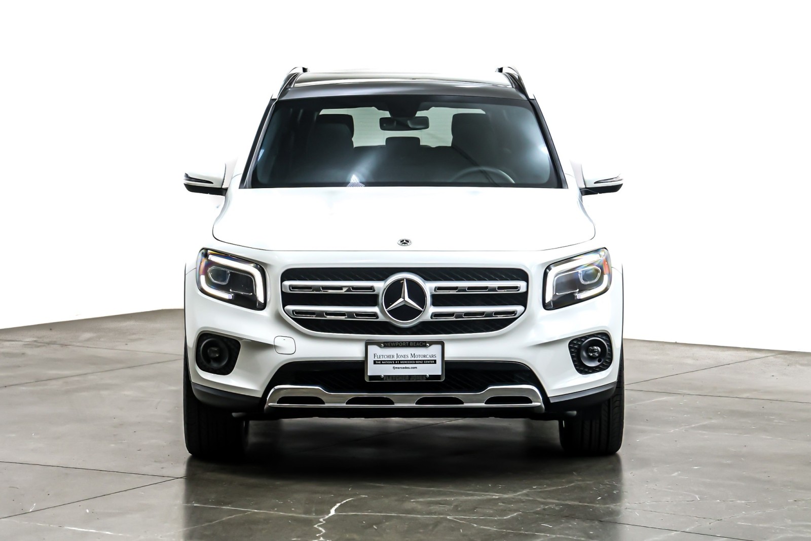 Used 2023 Polar White Mercedes-Benz GLB 250 SUV image 3