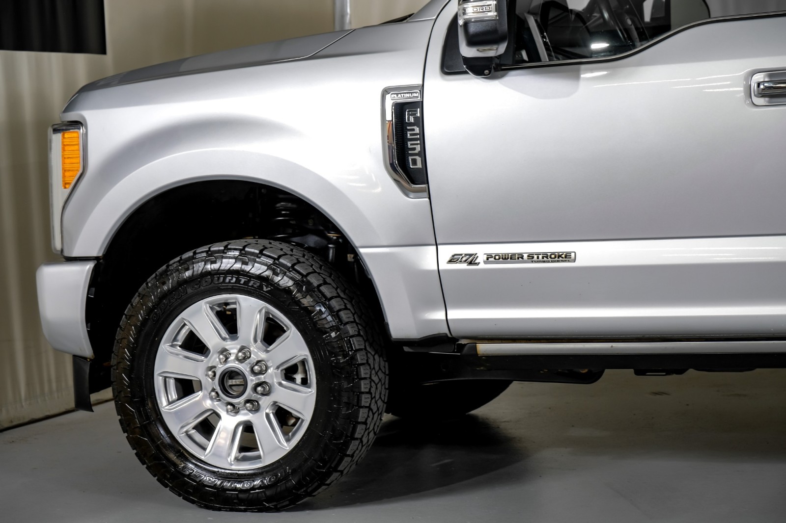 2018 Ford F-250 Platinum 12