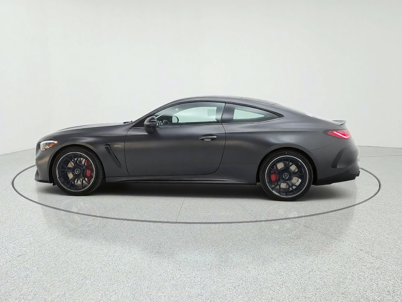 New 2027 MANUFAKTUR Graphite Grey Magno Mercedes-Benz AMG® CLE 53 4MATIC+ Coupe image 8