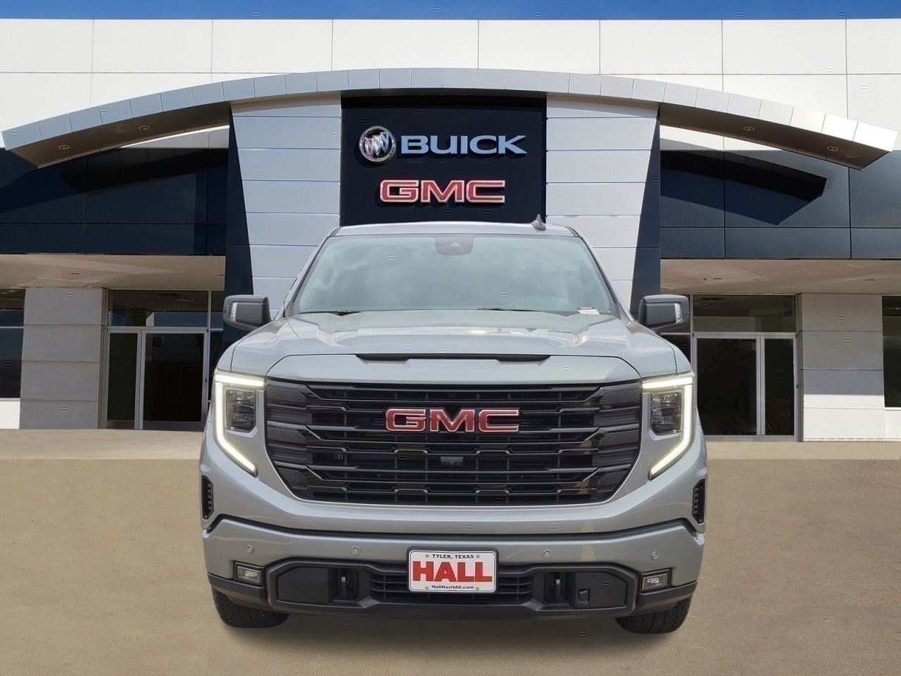 View vehicle photo 2