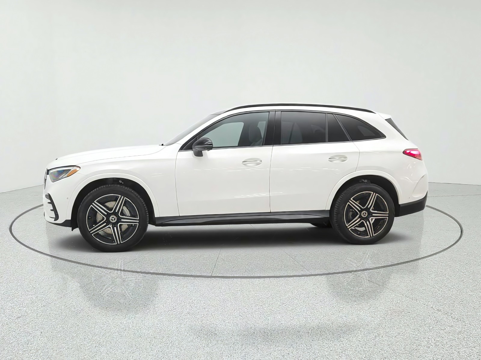 New 2027 Polar White Mercedes-Benz GLC 300 SUV image 8