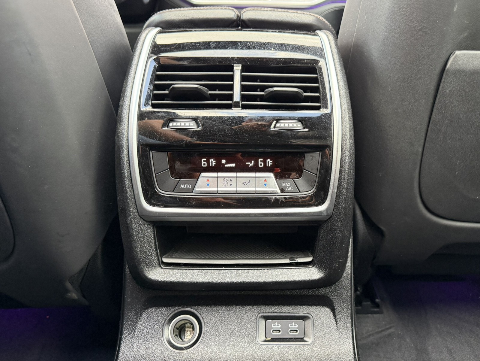 2020 BMW X7 - $33,988