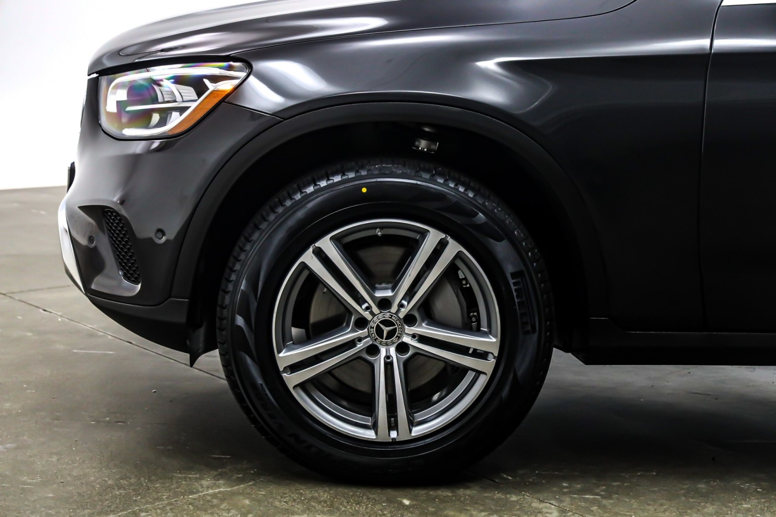 Used 2022 Graphite Grey Metallic Mercedes-Benz GLC 300 image 10
