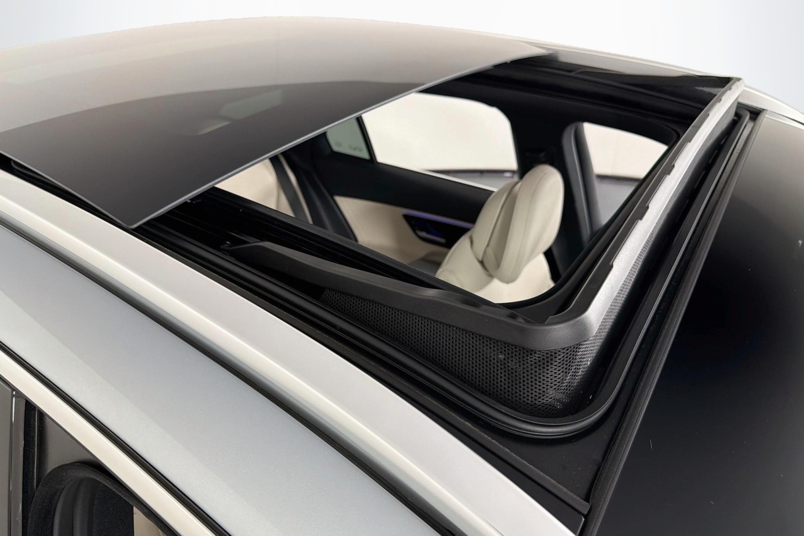 New 2026 Cirrus Silver Metallic Mercedes-Benz GLC 300 SUV image 21