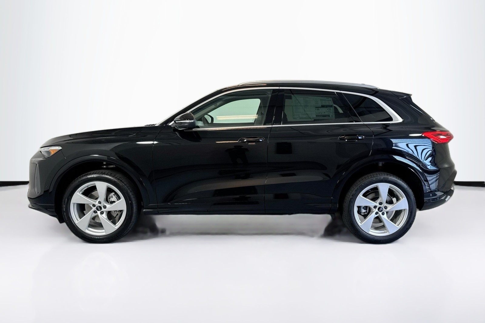 New 2025 Mythos Black Metallic Audi Premium Plus 2.0 TFSI quattro image 8