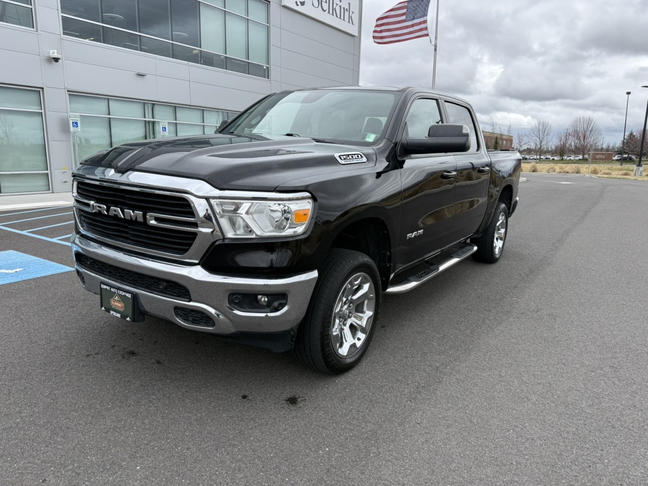 Diamond Black Crystal Pearlcoat 2021 RAM 1500 Big Horn Crew Cab 4WD Pickup Truck Four-Wheel Drive Automatic