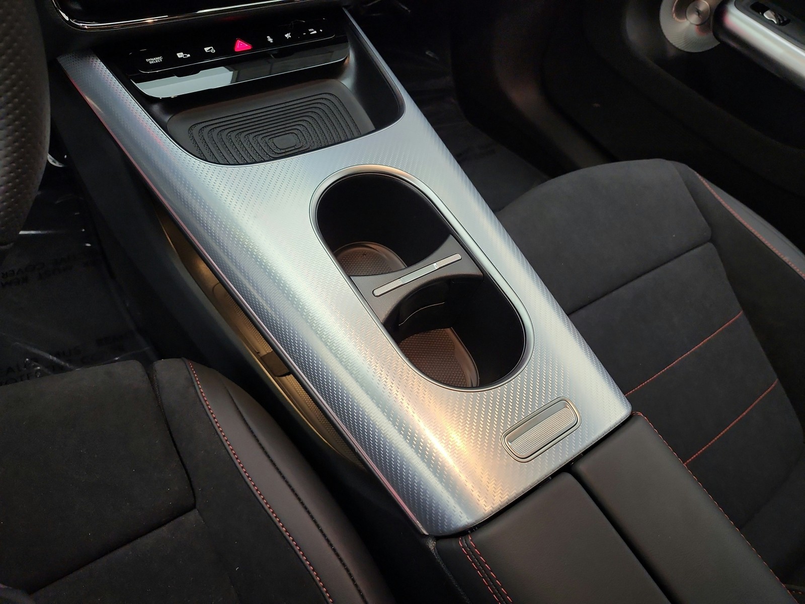New 2027 Night Black Mercedes-Benz CLA 220 Hybrid FWD image 10
