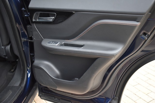 2020 Jaguar F-PACE Navi Leather Pano Glass Roof Heated Seats Rear Vie 36