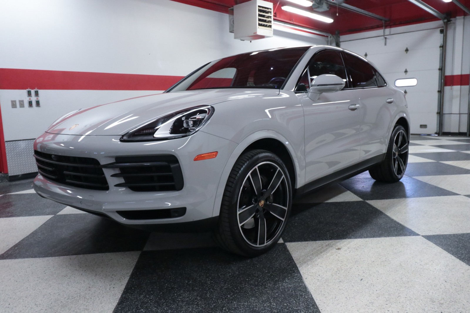 Used Car 2023 Porsche Cayenne  Platinum Edition For Sale Under $60,000 In Austin, Texas