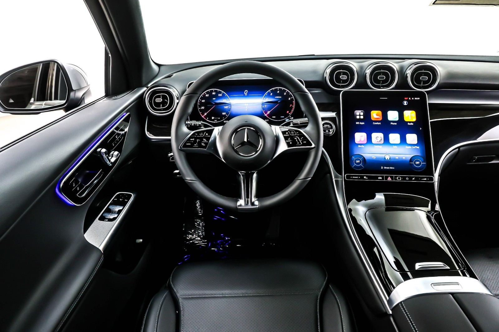 New 2026 MANUFAKTUR Alpine Grey Mercedes-Benz GLC 300 SUV image 4