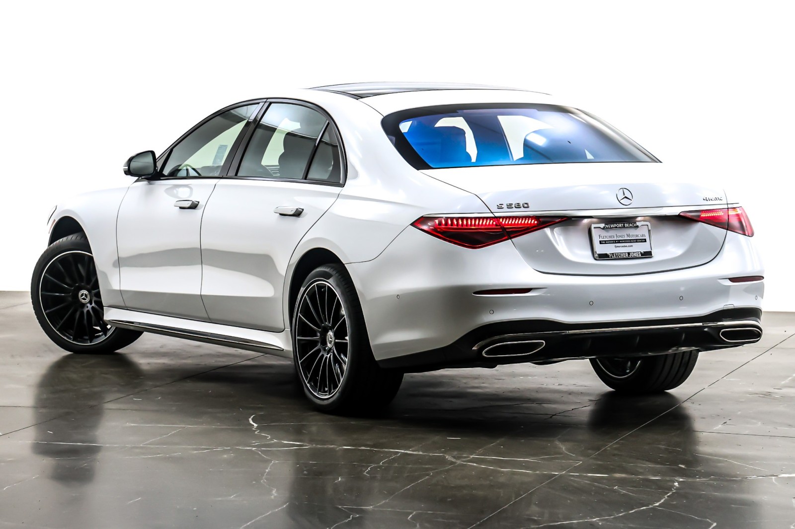 New 2025 MANUFAKTUR Moonlight White Metallic Mercedes-Benz S 580 image 12