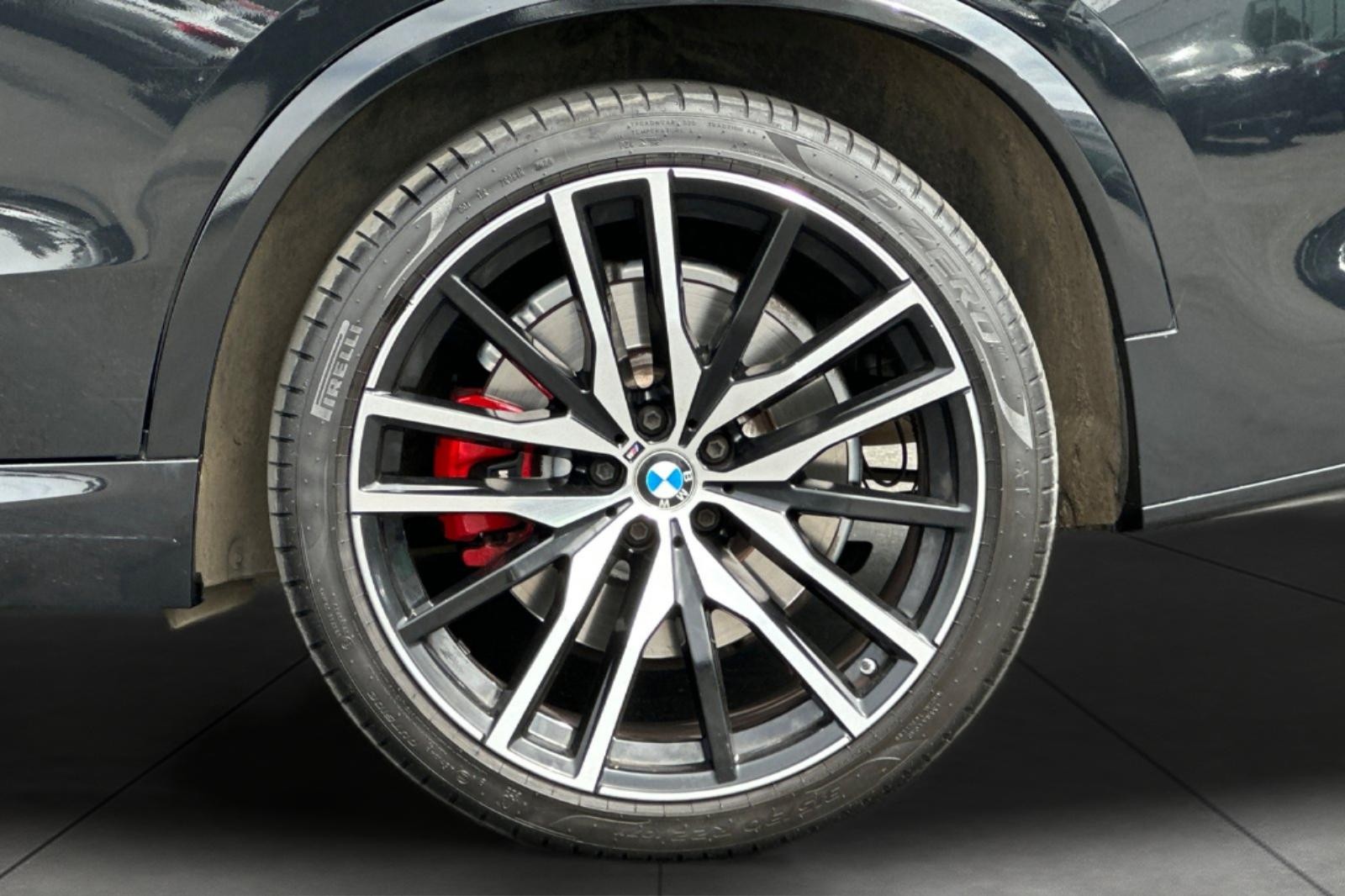 Used 2021 Black Sapphire Metallic BMW sDrive40i image 25