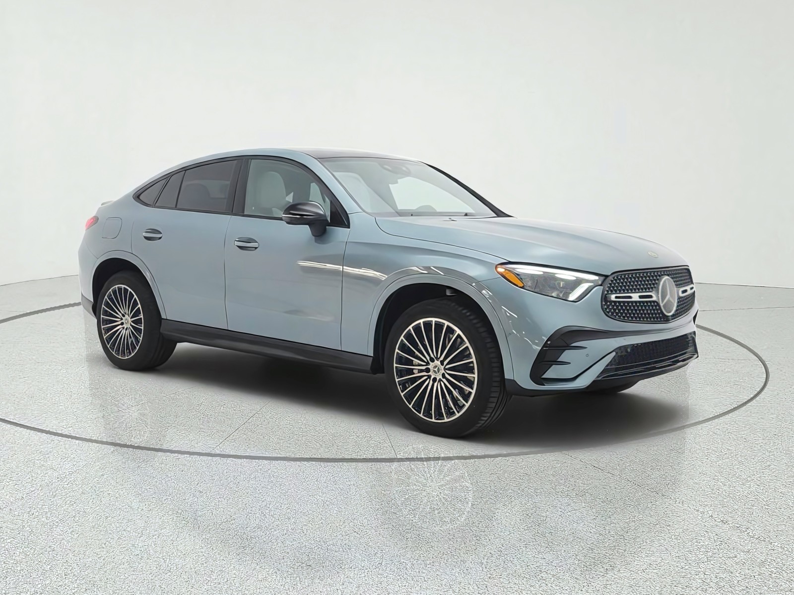 New 2027 Verde Silver Metallic Mercedes-Benz GLC 300 4MATIC® Coupe image 3