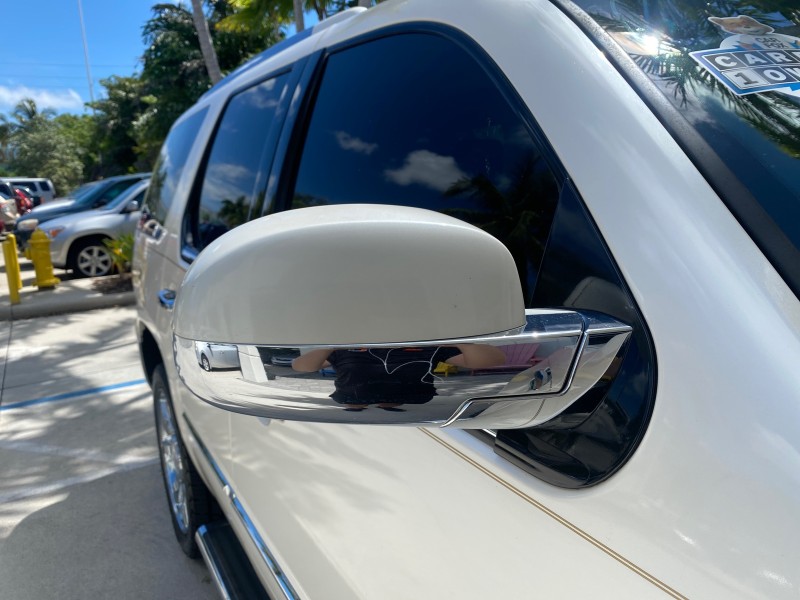 2013 Cadillac Escalade Luxury 1 OWNER LOW MILES 70,251 in ,