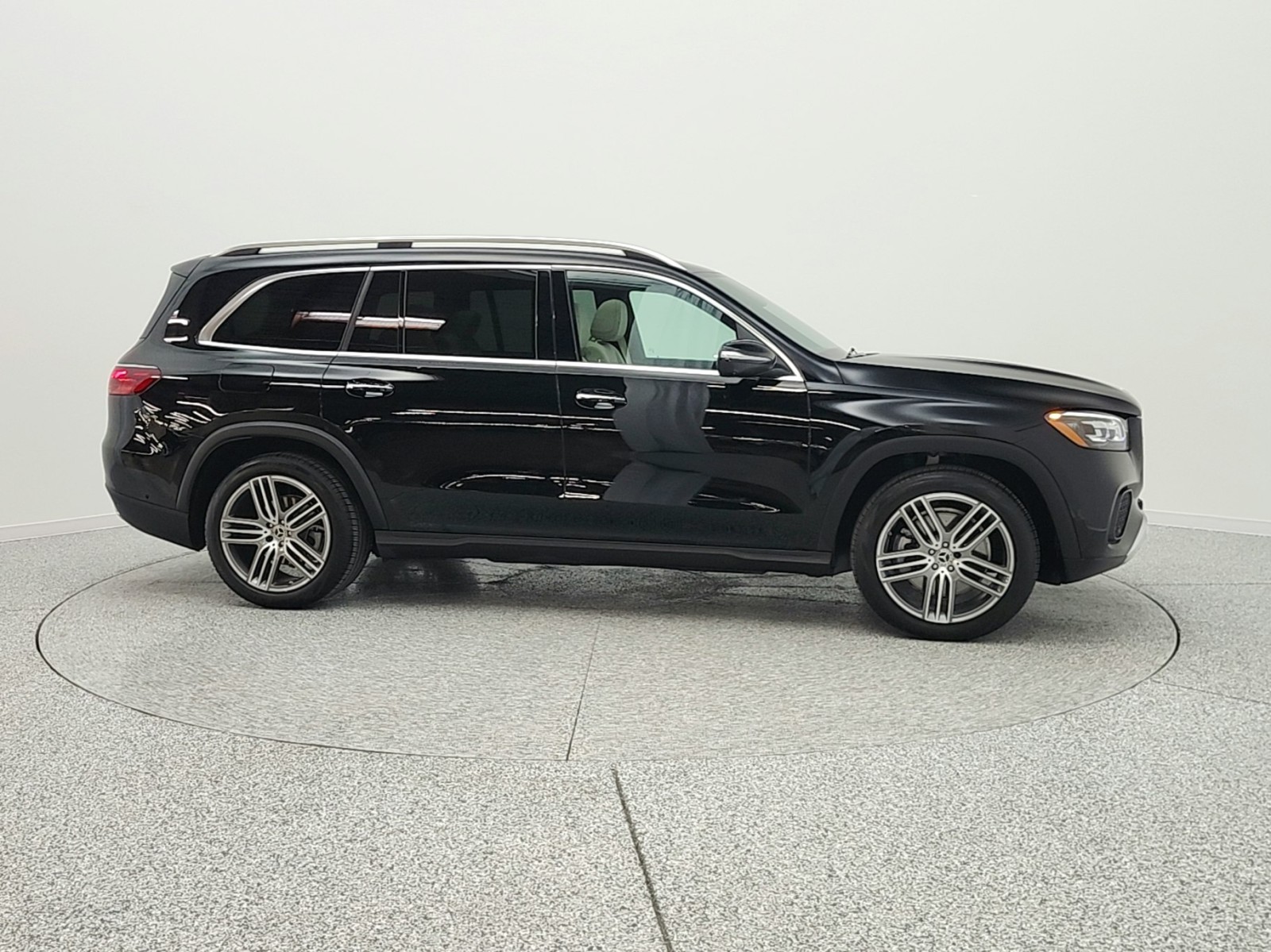 Certified Used 2025 Black Mercedes-Benz GLS 450 4MATIC® SUV image 4