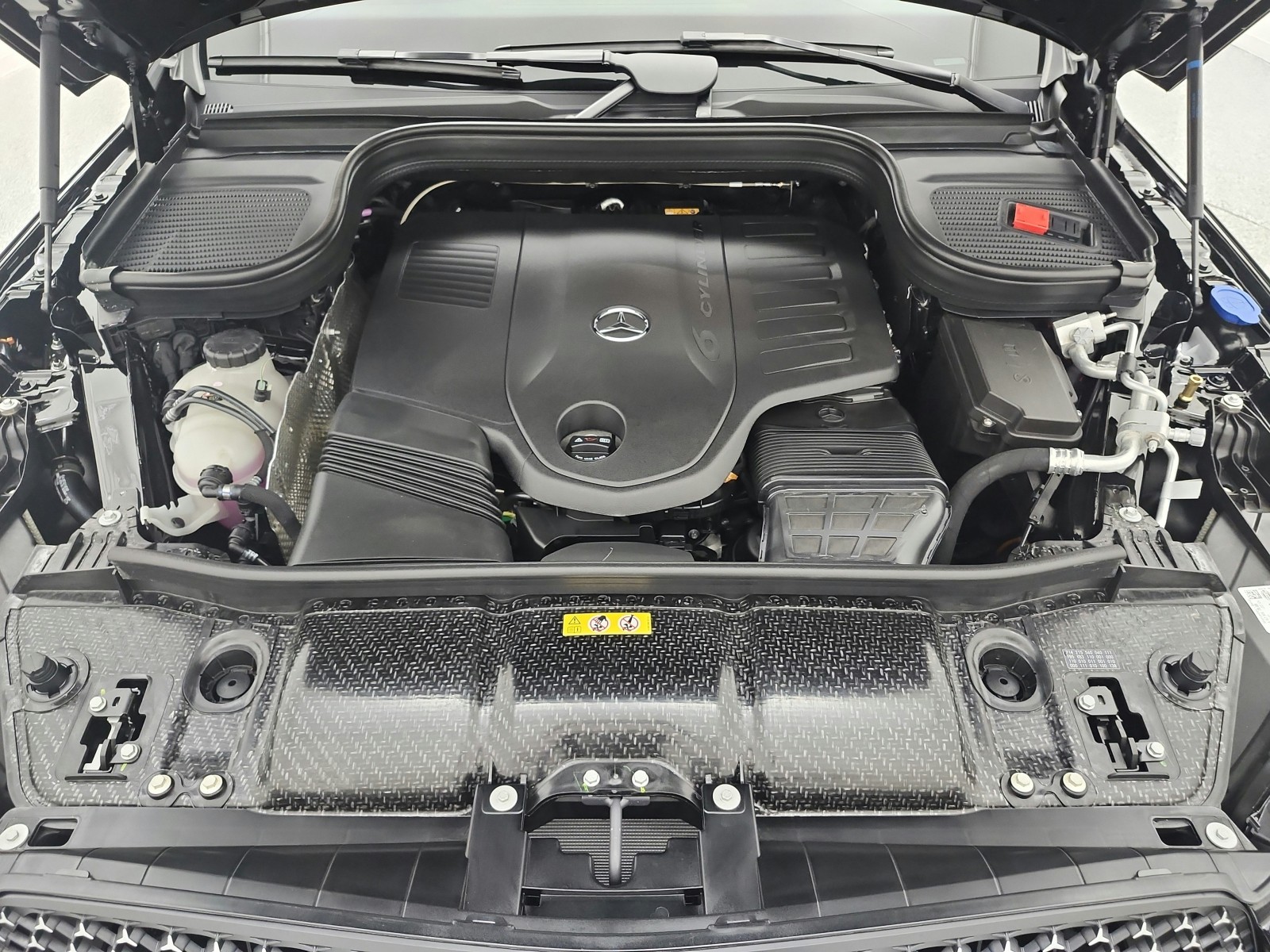 New 2026 Black Mercedes-Benz GLE 450 image 16