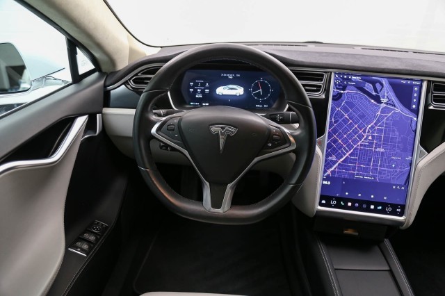 2016 Tesla Model S 70 kWh Battery 16
