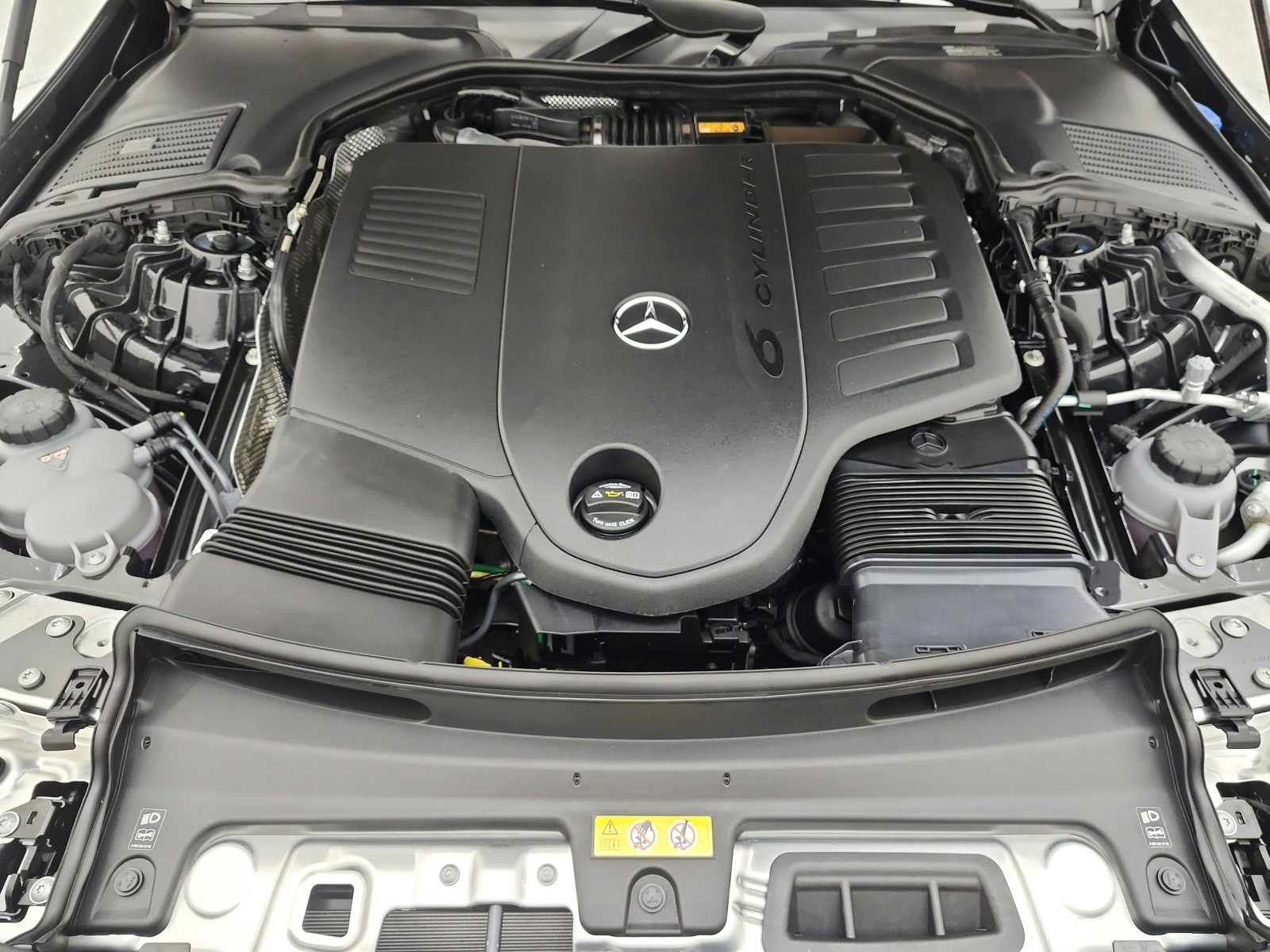 New 2026 Graphite Grey Metallic Mercedes-Benz CLE 450 4MATIC® Cabriolet image 12