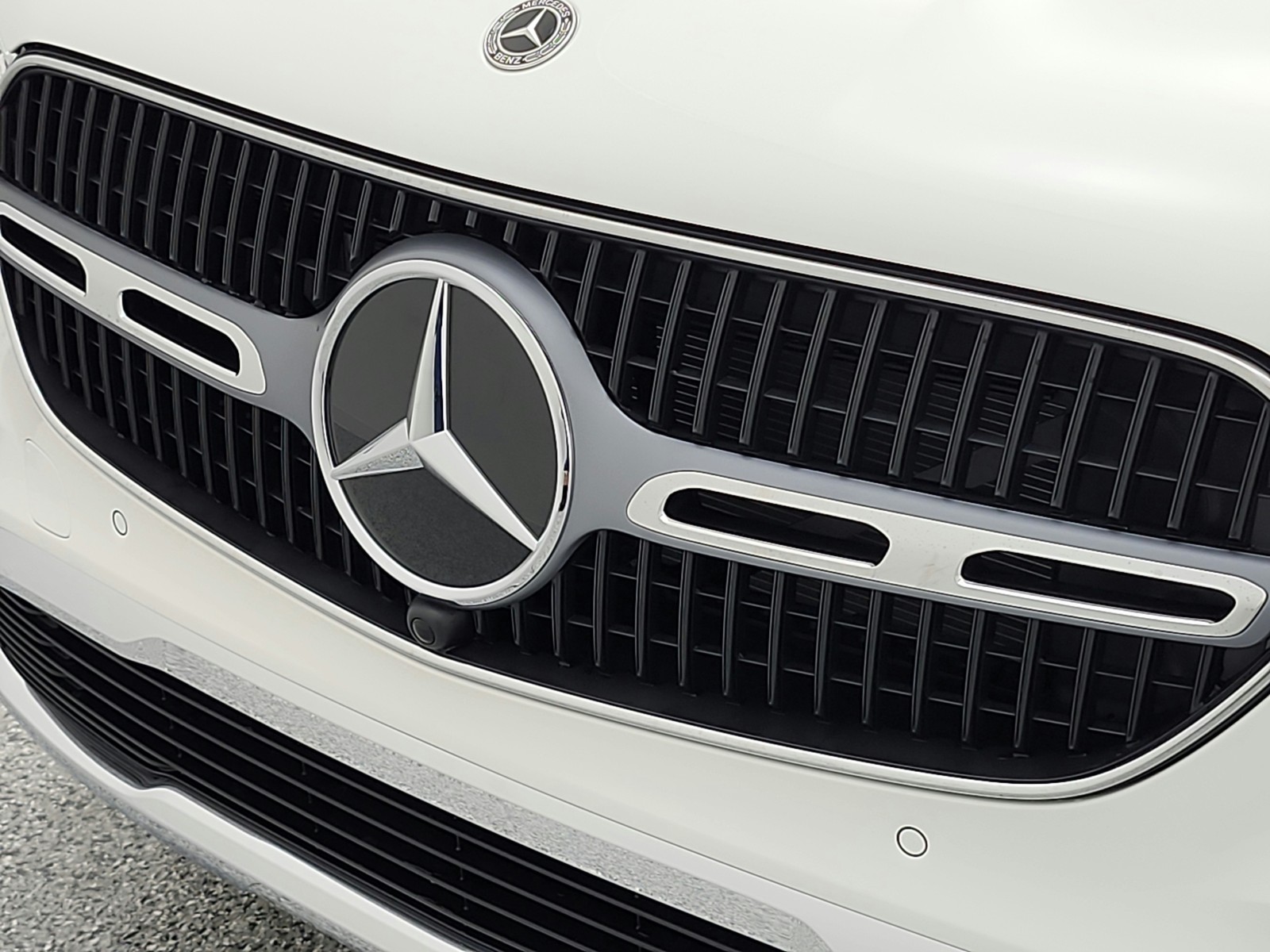 New 2026 Polar White Mercedes-Benz GLC 300 image 13