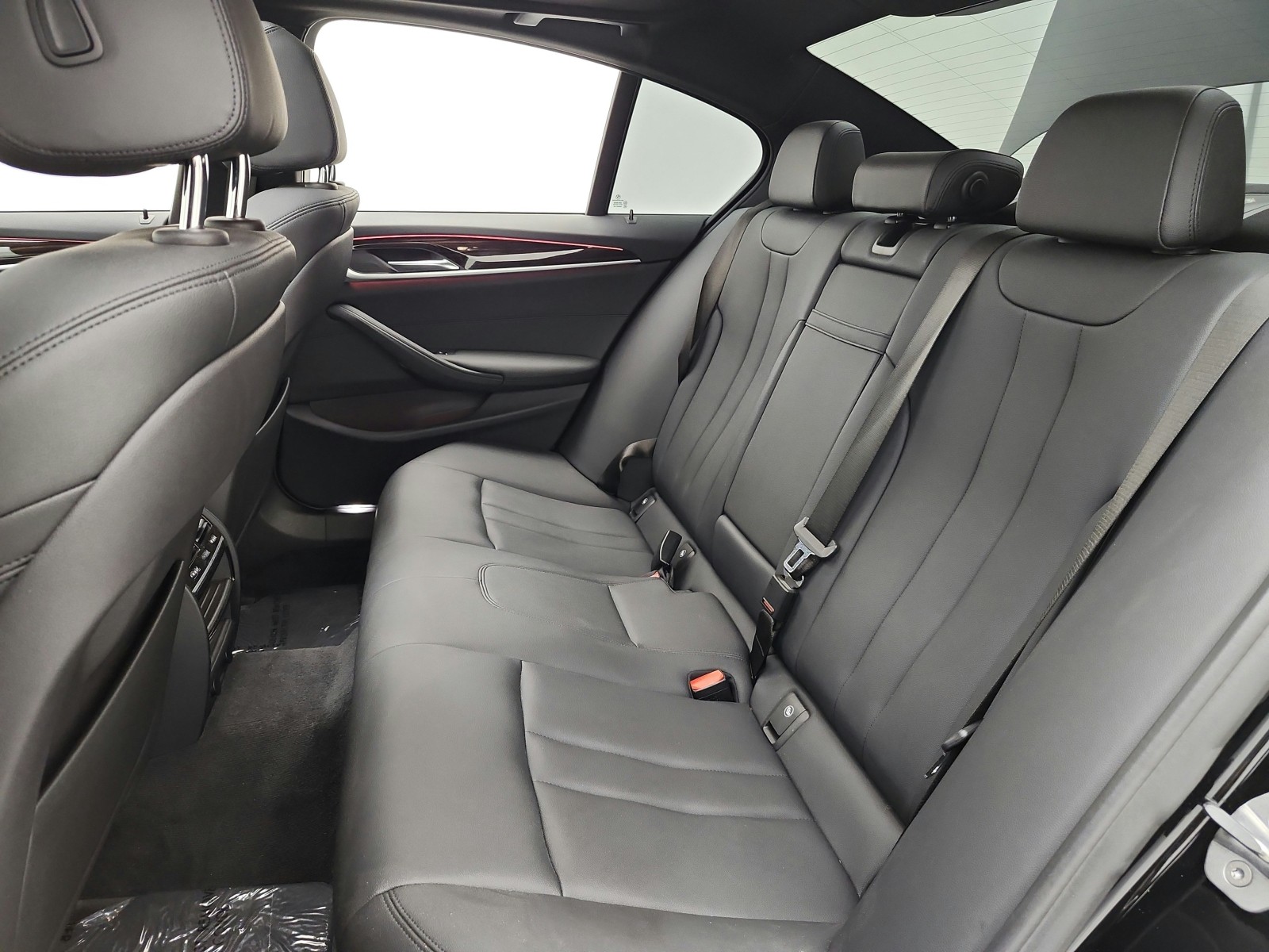 Used 2018 Jet Black BMW 530e iPerformance Plug-In Hybrid image 15