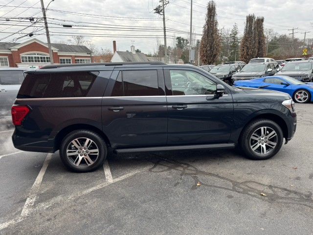 2024 Ford Expedition XLT Special Edition Pkg with Sunroof 6