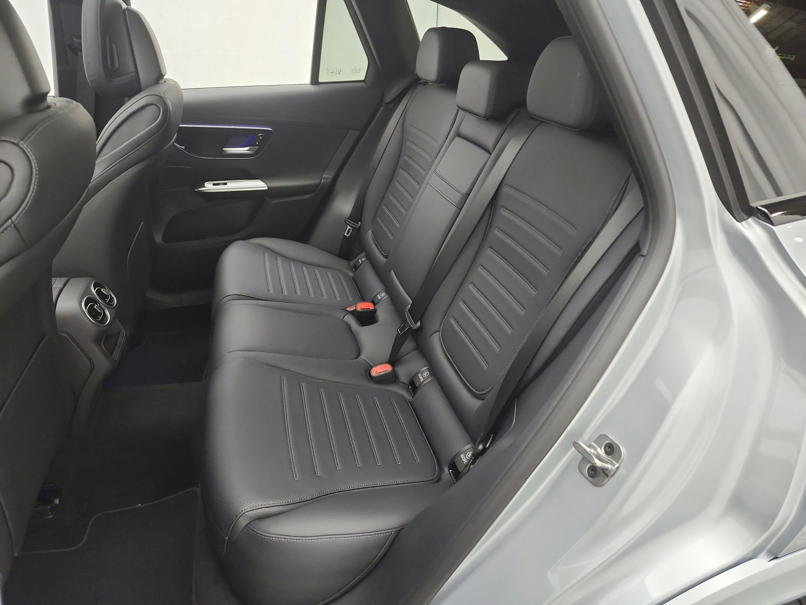 New 2026 Cirrus Silver Metallic Mercedes-Benz GLC 300 image 10