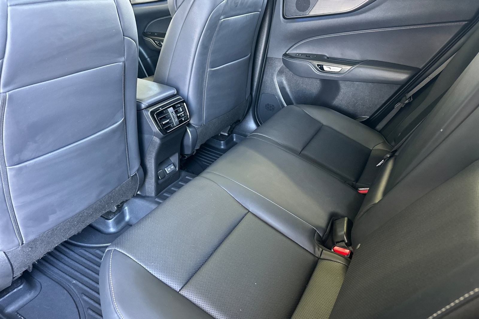 Used 2025 Obsidian Lexus NX 450h+ F SPORT Handling image 11
