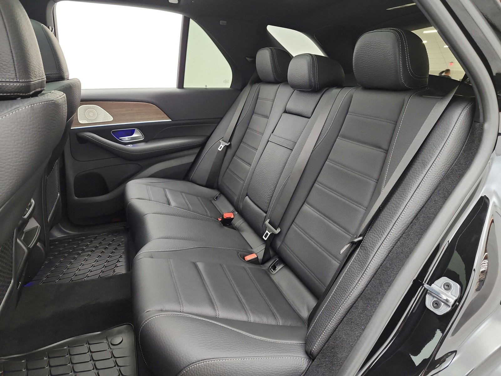New 2026 Obsidian Black Metallic Mercedes-Benz GLE 580 4MATIC® SUV image 11
