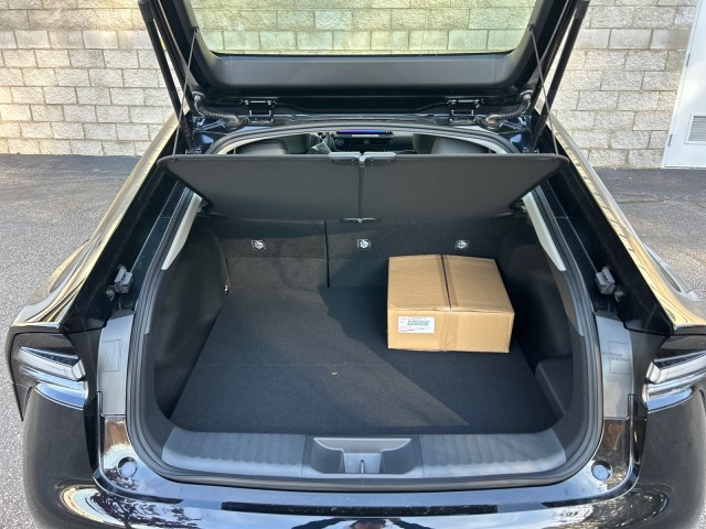 ToyotaPrius Plug-In Hybrid36