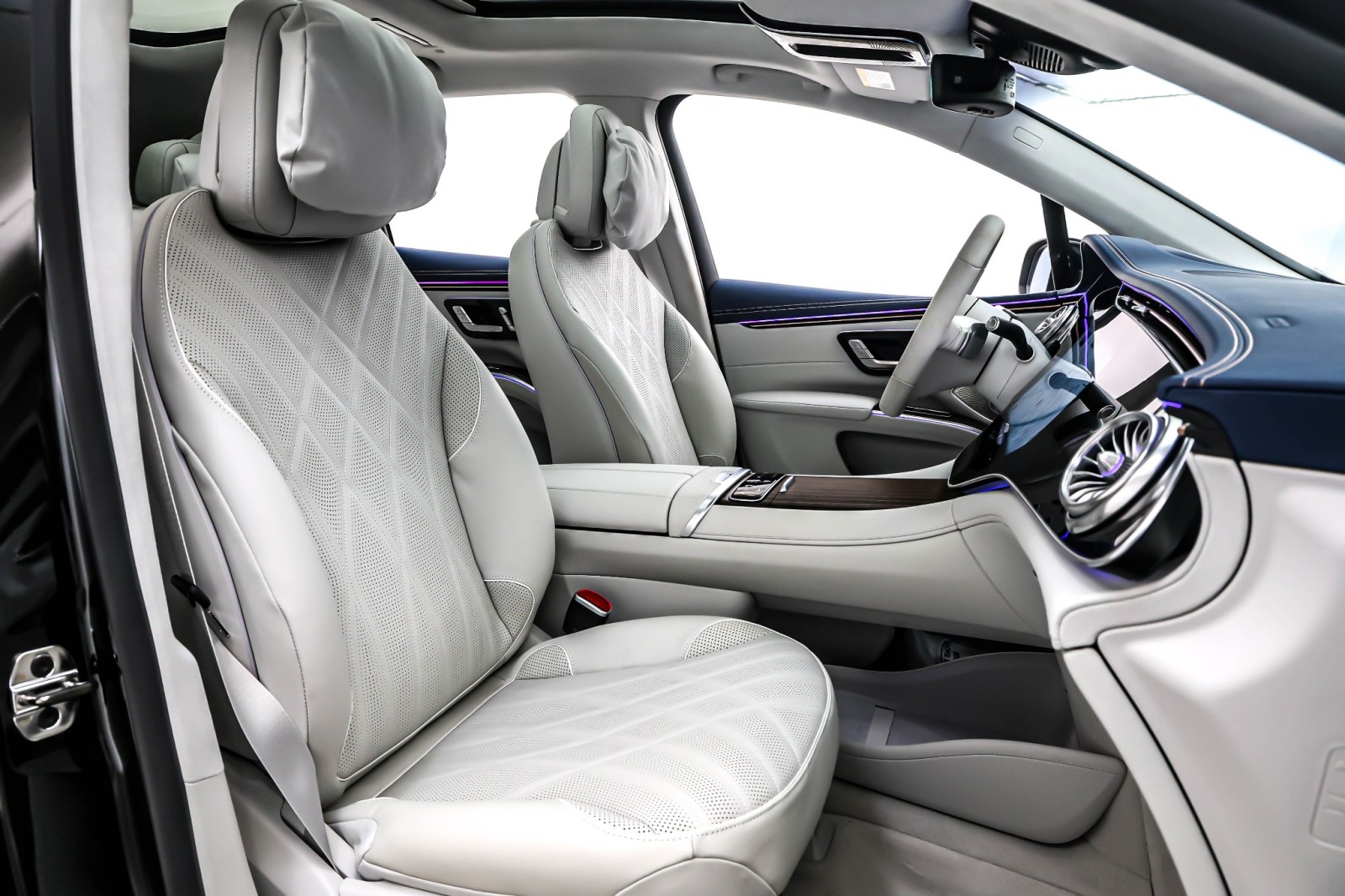 New 2026 Black Mercedes-Benz EQS 550 4MATIC® SUV image 7