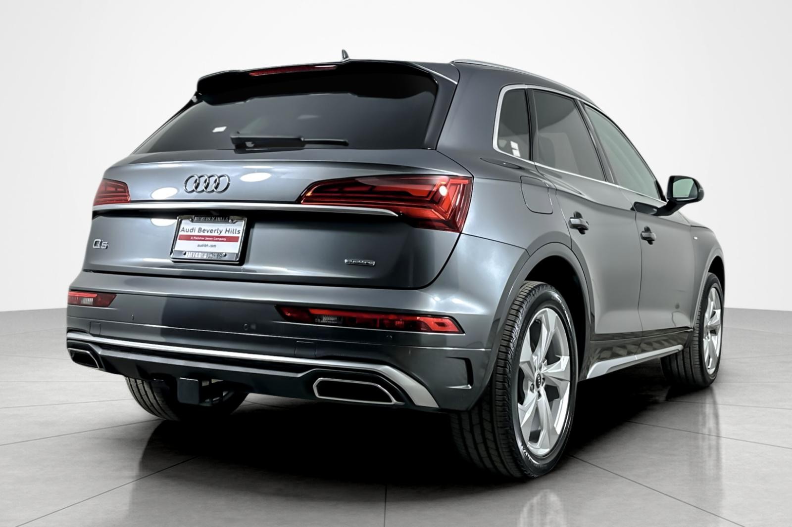 Used 2023 Daytona Gray Pearl Effect Audi S line Premium Plus 45 TFSI quattro image 5