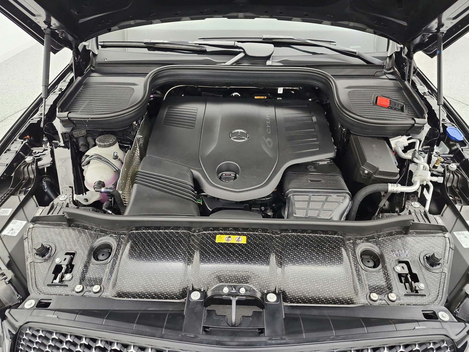 New 2026 Black Mercedes-Benz GLE 450 image 12