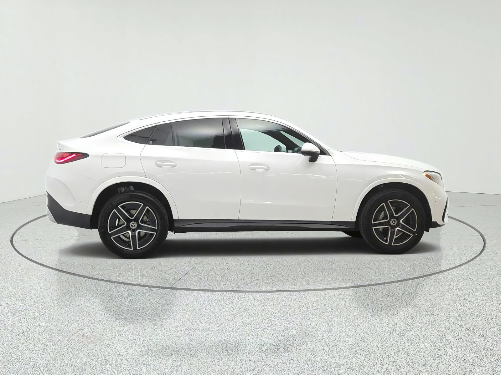 New 2027 Polar White Mercedes-Benz GLC 300 4MATIC® Coupe image 4