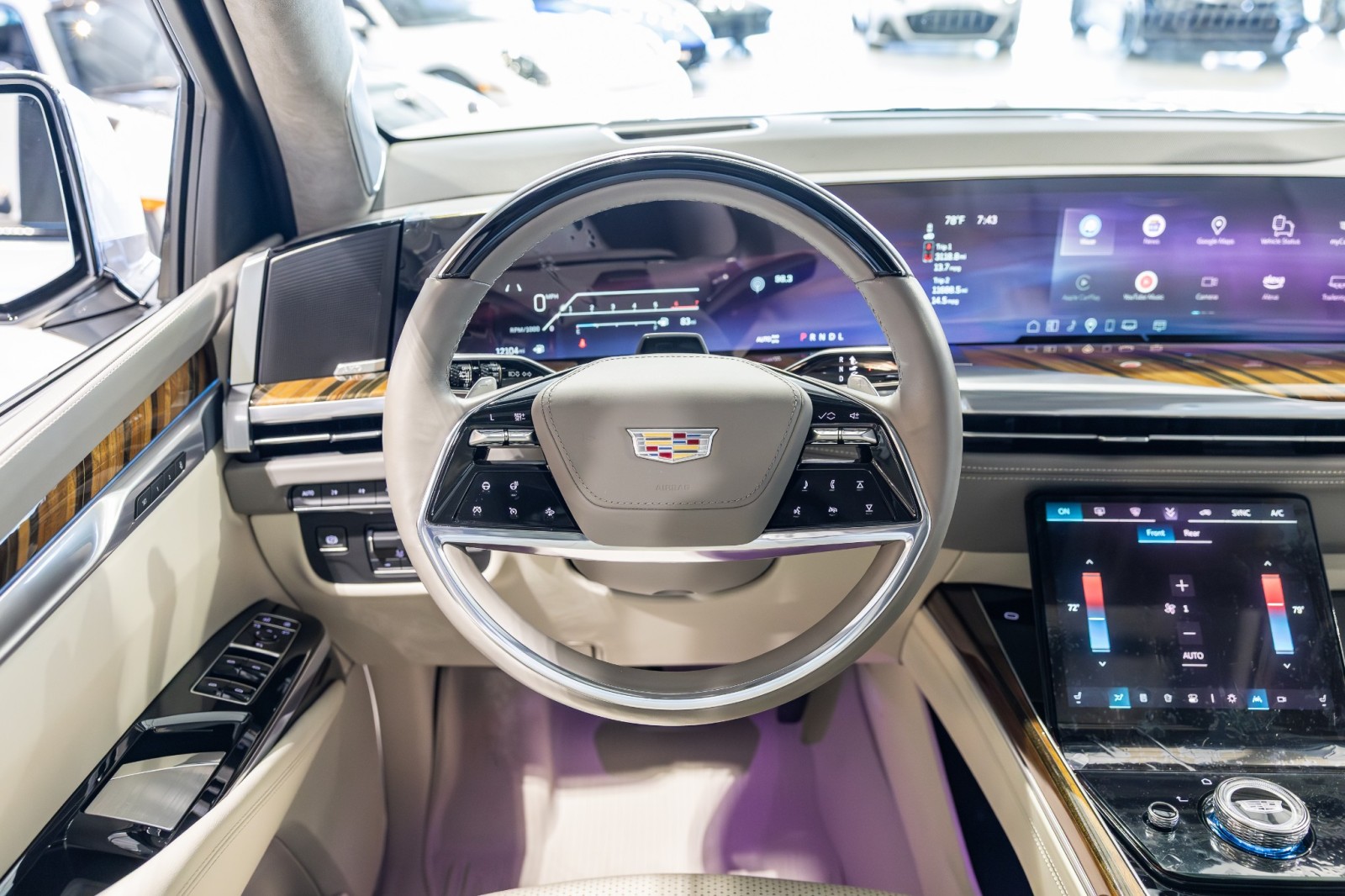 Used Car 2025 Cadillac Escalade  4wd Sport Platinum - 24 Inch Wheels - Crystal White Paint For Sale Under $120,000 In Boerne, Texas