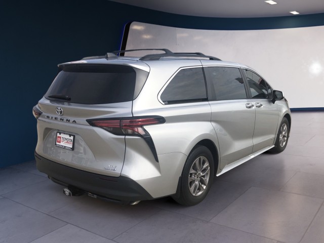 2021 Toyota Sienna XLE 5