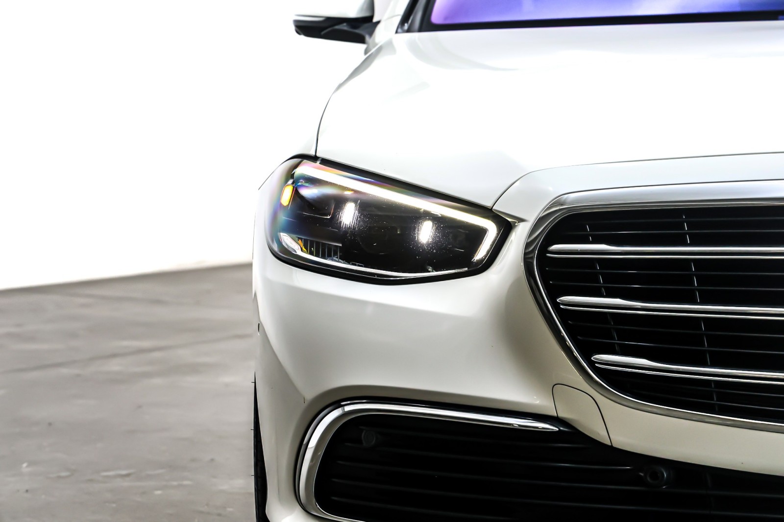 Certified Used 2022 MANUFAKTUR Diamond White Mercedes-Benz S 580 4MATIC® Sedan image 16