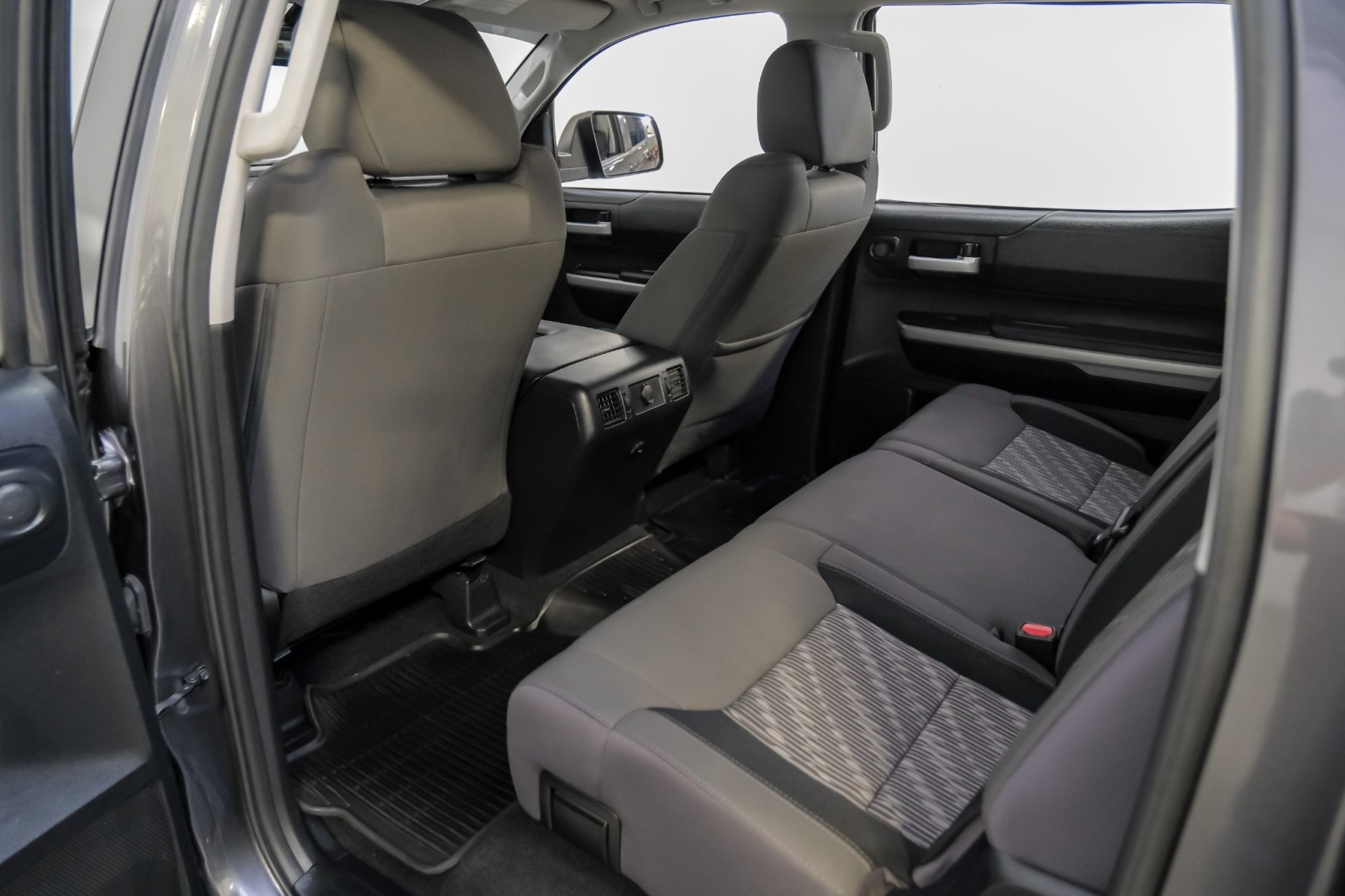 2018 Toyota Tundra 4WD CrewMax SR5 Lifted CustomWheels TowPkg RemoteStart 43