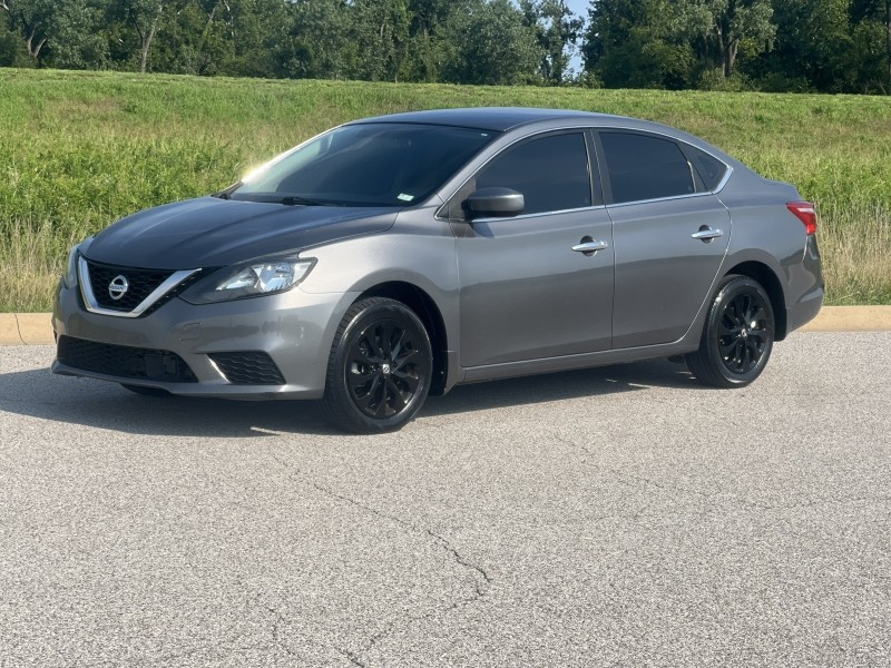 2017 Nissan Sentra SV w/ Style Package in CHESTERFIELD, Missouri