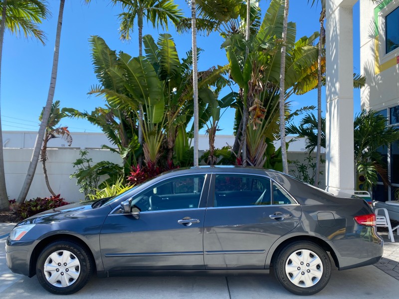 2004 Honda Accord Sdn LX LOW MILES 68,079 in , 