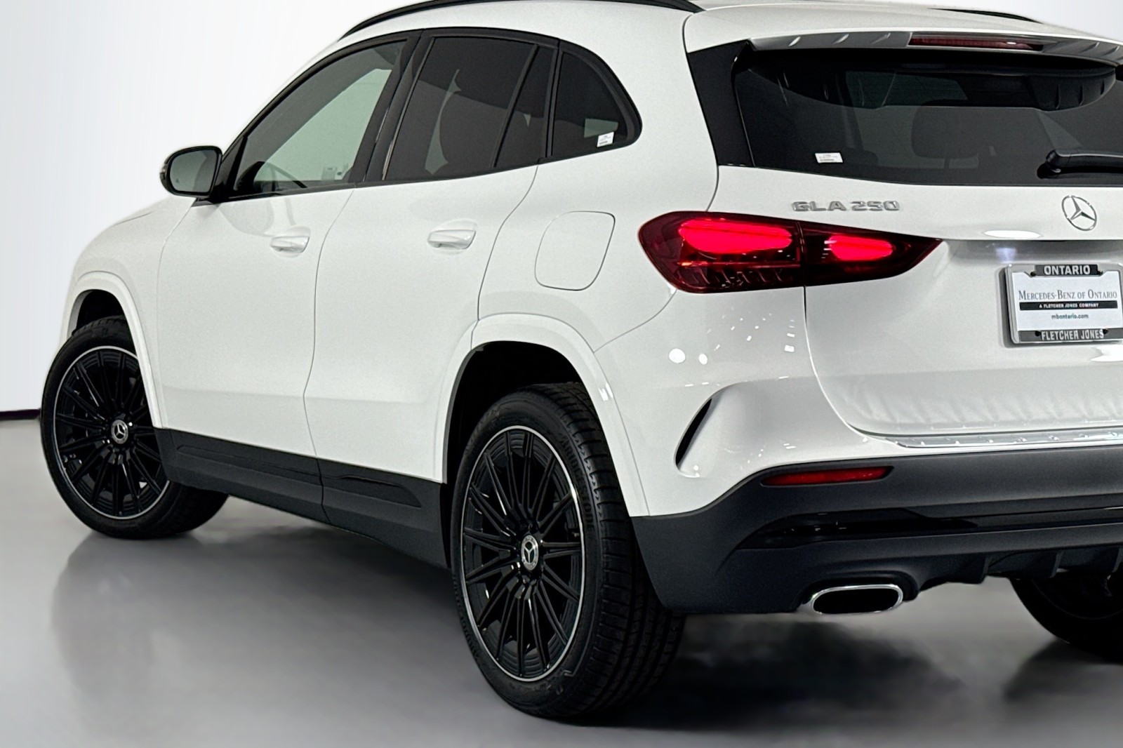 New 2026 Polar White Mercedes-Benz GLA 250 SUV image 14