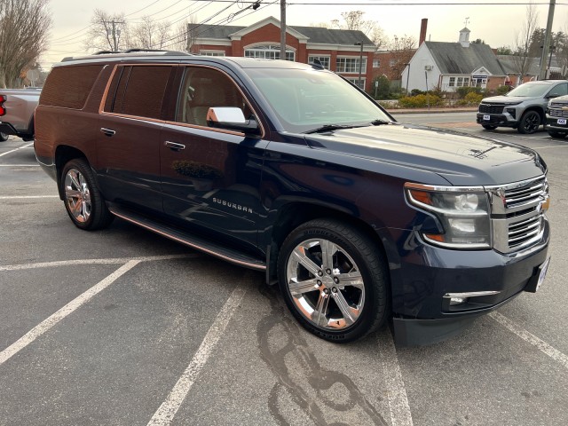 2017 Chevrolet Suburban Premier with Center Bench 6