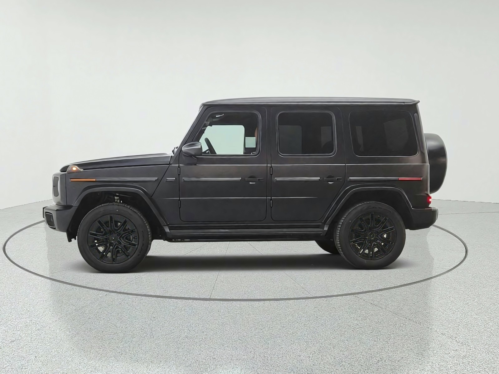 New 2027 MANUFAKTUR Night Black magno Mercedes-Benz G 580e SUV image 8