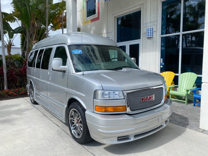 2013 GMC SAVANA HI TOP CONVERSION HANDICAP LIFT LOW MILES 24,857 in , 
