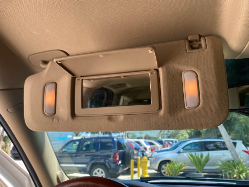 2013 Cadillac Escalade Luxury 1 OWNER LOW MILES 70,251 in ,